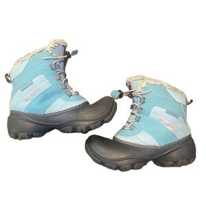 4 for $30 - Columbia Blue Waterproof Faux Fur Lined Winter Boots